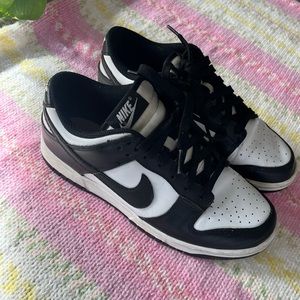 nike panda dunks size 7 womens ! slightly worn but in good condition!